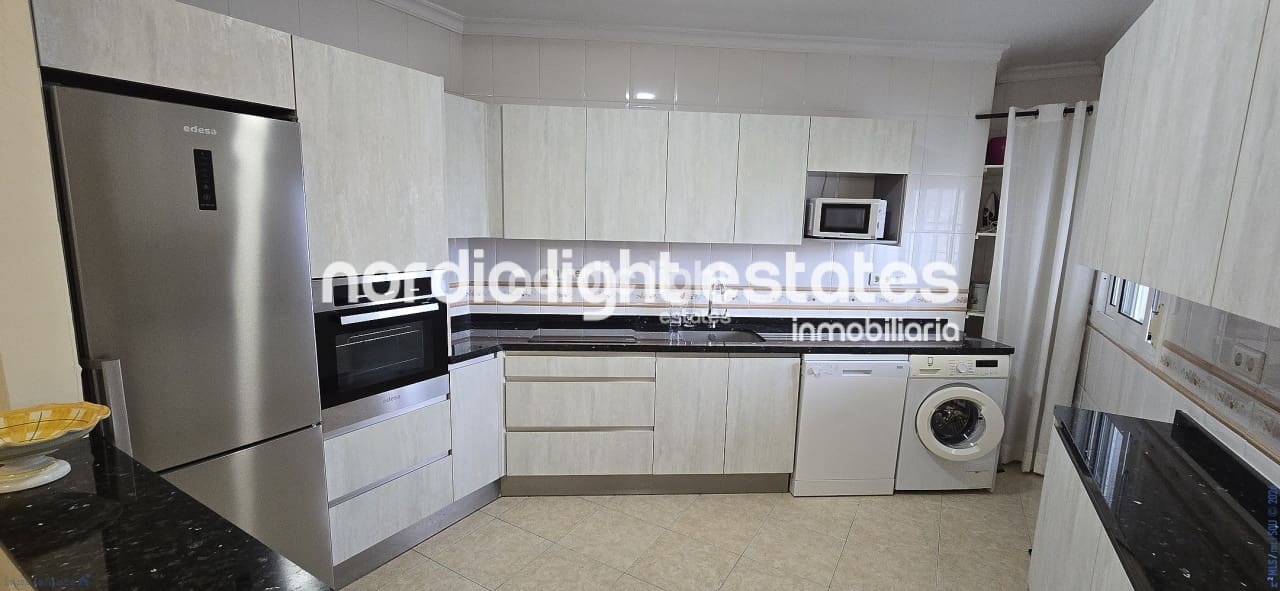 3 bedroom Villa for sale in Mezquitilla with pool garage - € 820,000 (Ref: 10163458)