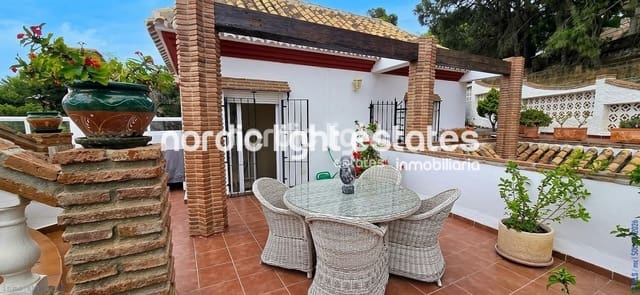3 soveværelse Villa til salg i Mezquitilla, Vélez-Málaga med swimmingpool garage - € 820.000 (Ref: 10163458)
