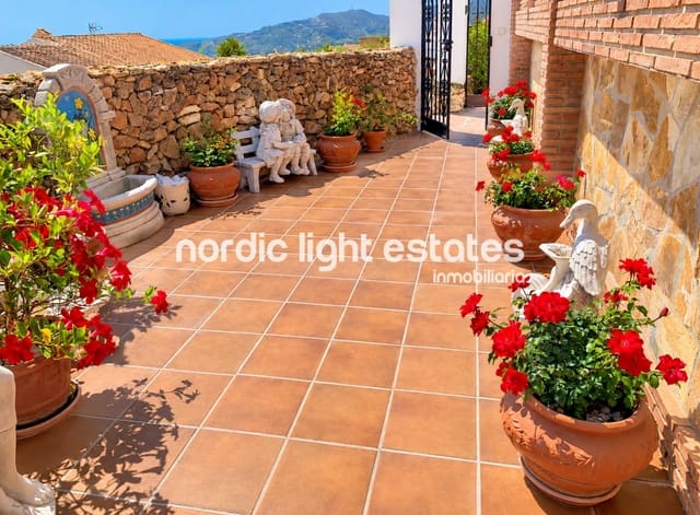 2 soverom Leilighet til salgs i Nerja med svømmebasseng - € 435 000 (Ref: 10163459)