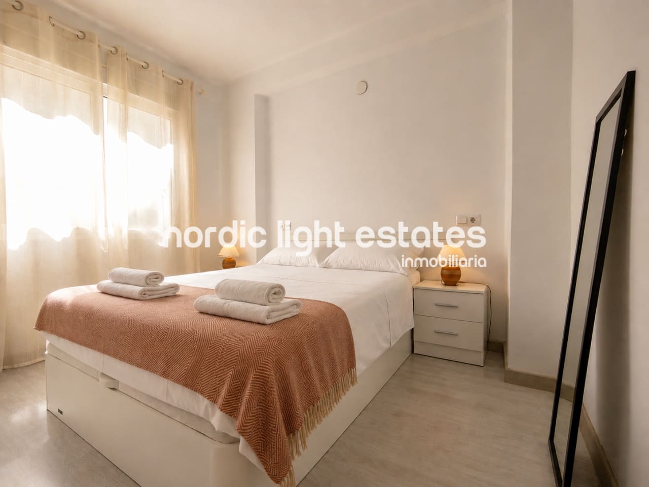 2 slaapkamer Appartement te huur in Nerja - € 900 (Ref: 10165619)