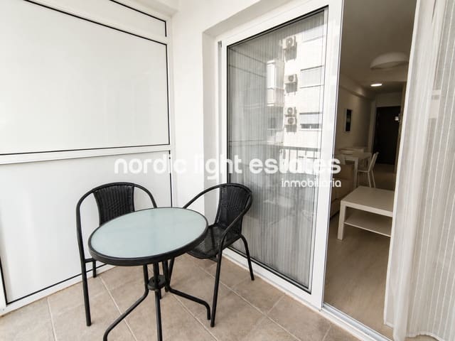2 slaapkamer Appartement te huur in Nerja - € 900 (Ref: 10165619)