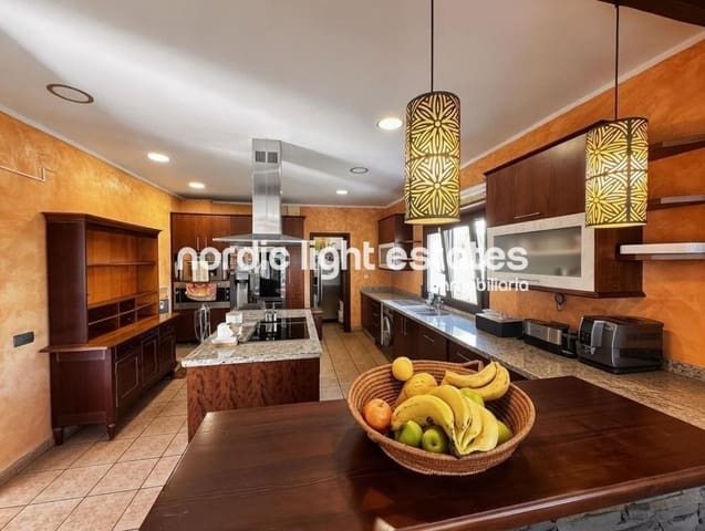 4 quarto Moradia para venda em Benalmádena pueblo, Benalmádena com piscina garagem - 1 350 000 € (Ref: 10167274)