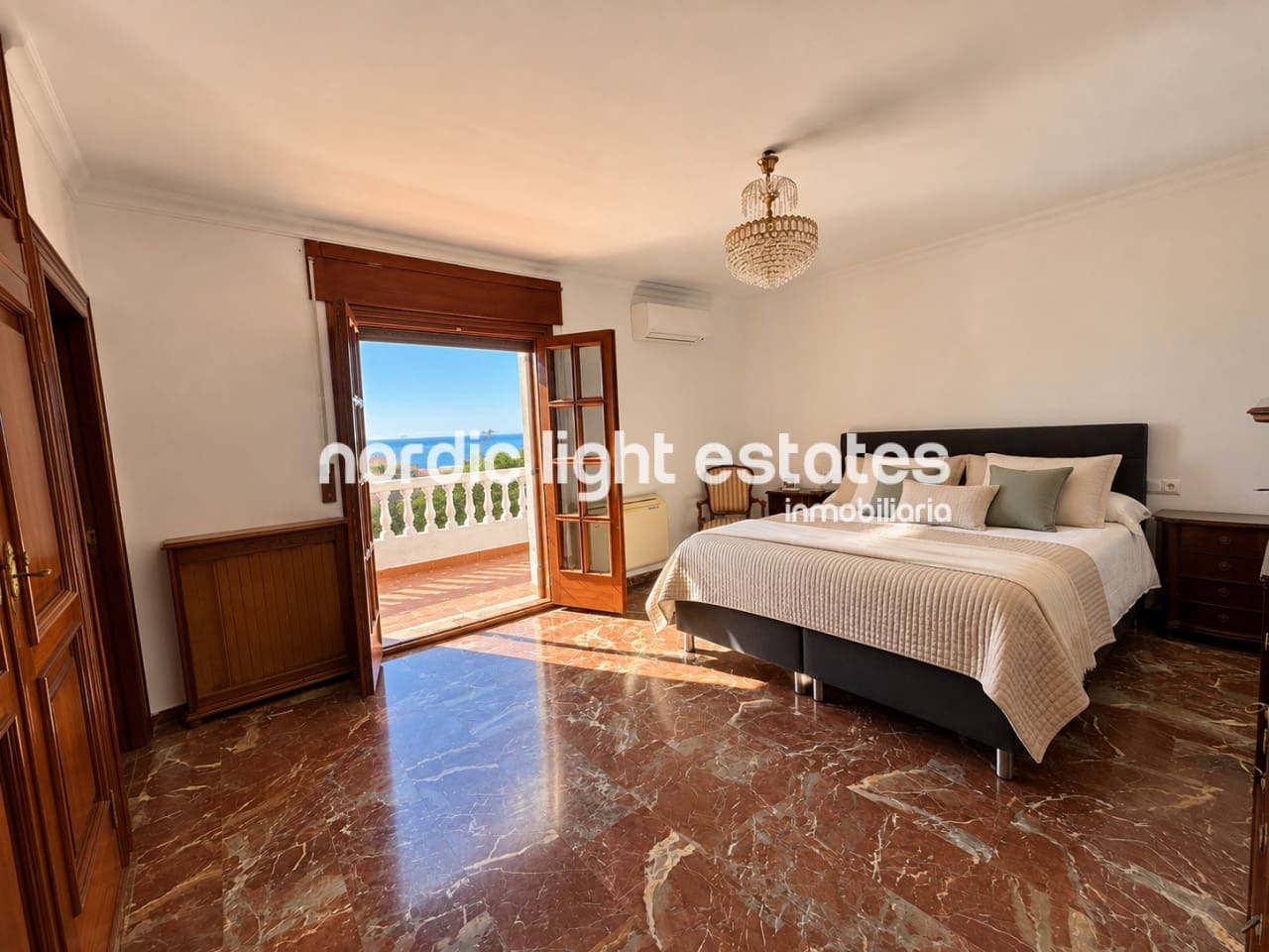 4 soveværelse Villa til salg i Nerja med swimmingpool garage - € 1.325.000 (Ref: 10172465)