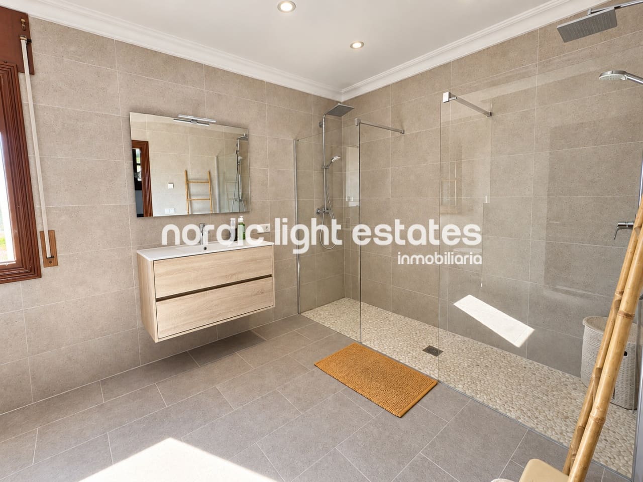 4 soveværelse Villa til salg i Nerja med swimmingpool garage - € 1.325.000 (Ref: 10172465)
