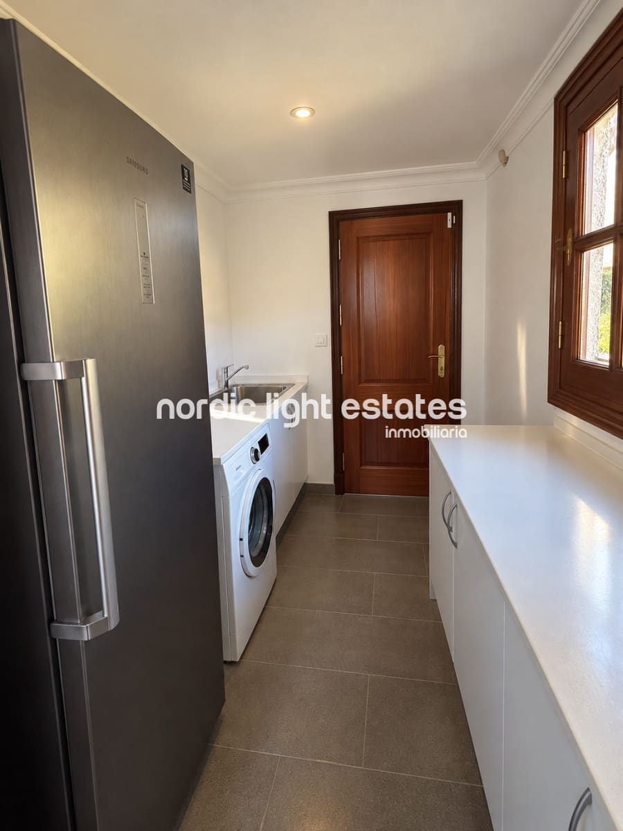 4 soveværelse Villa til salg i Nerja med swimmingpool garage - € 1.325.000 (Ref: 10172465)