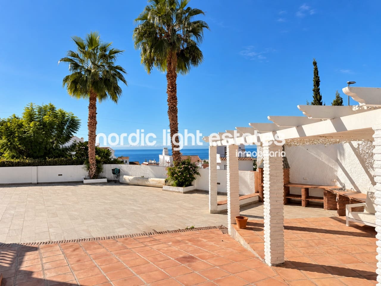 4 soveværelse Villa til salg i Nerja med swimmingpool garage - € 1.325.000 (Ref: 10172465)