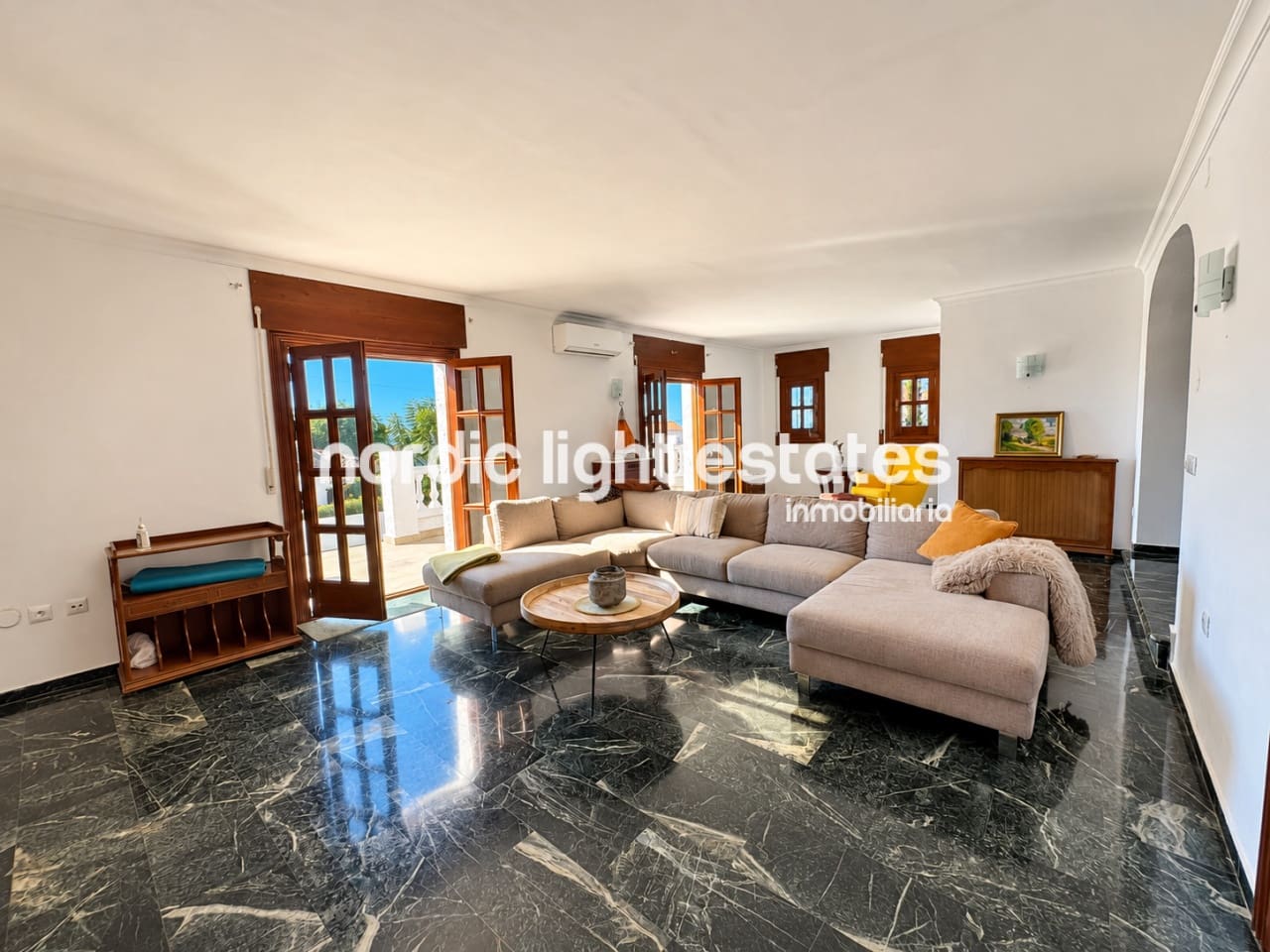 4 soveværelse Villa til salg i Nerja med swimmingpool garage - € 1.325.000 (Ref: 10172465)