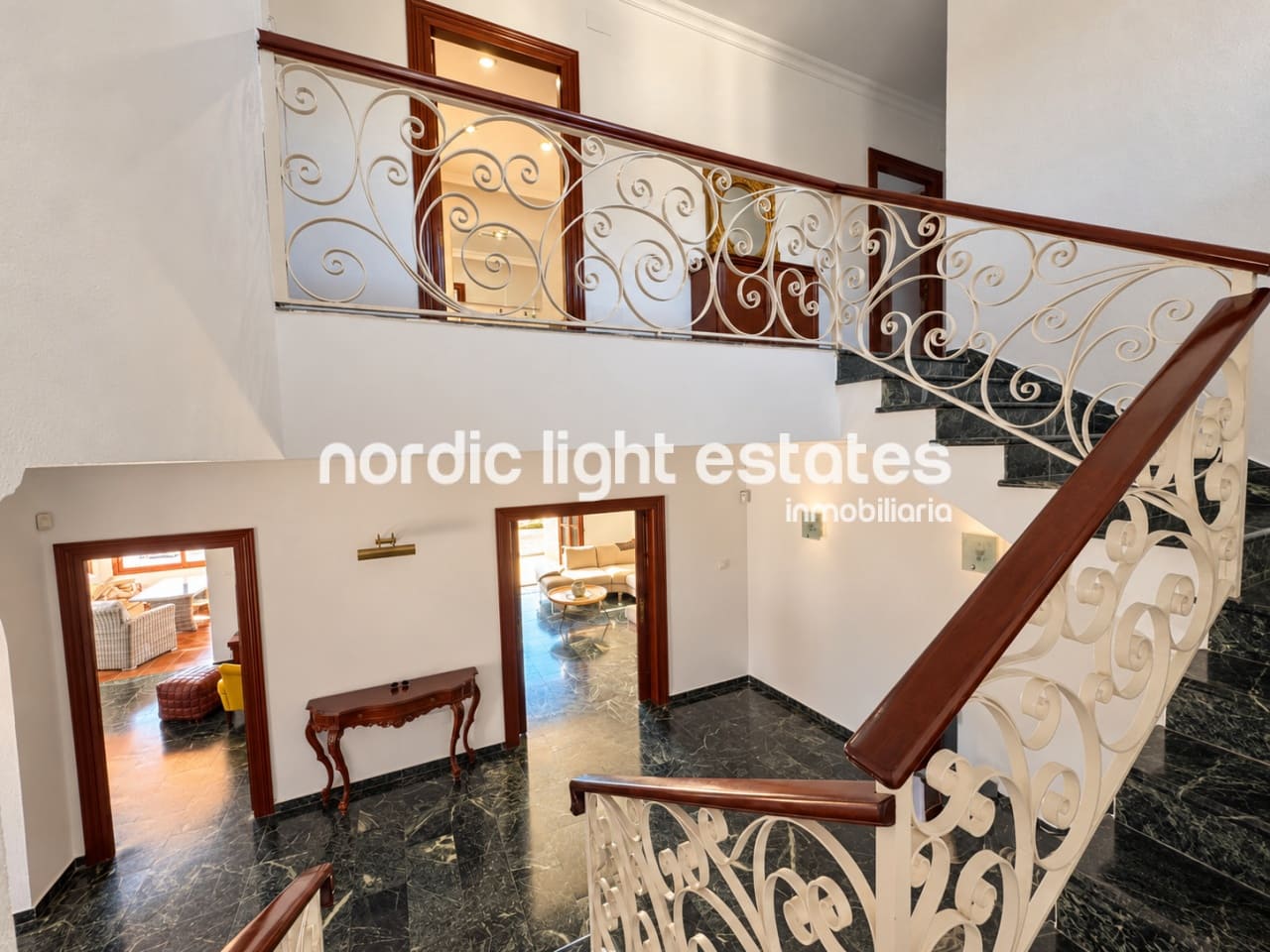 4 soveværelse Villa til salg i Nerja med swimmingpool garage - € 1.325.000 (Ref: 10172465)