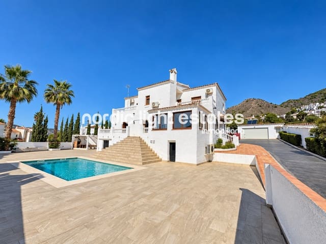 4 soverom Villa til salgs i Nerja med svømmebasseng garasje - € 1 325 000 (Ref: 10172465)