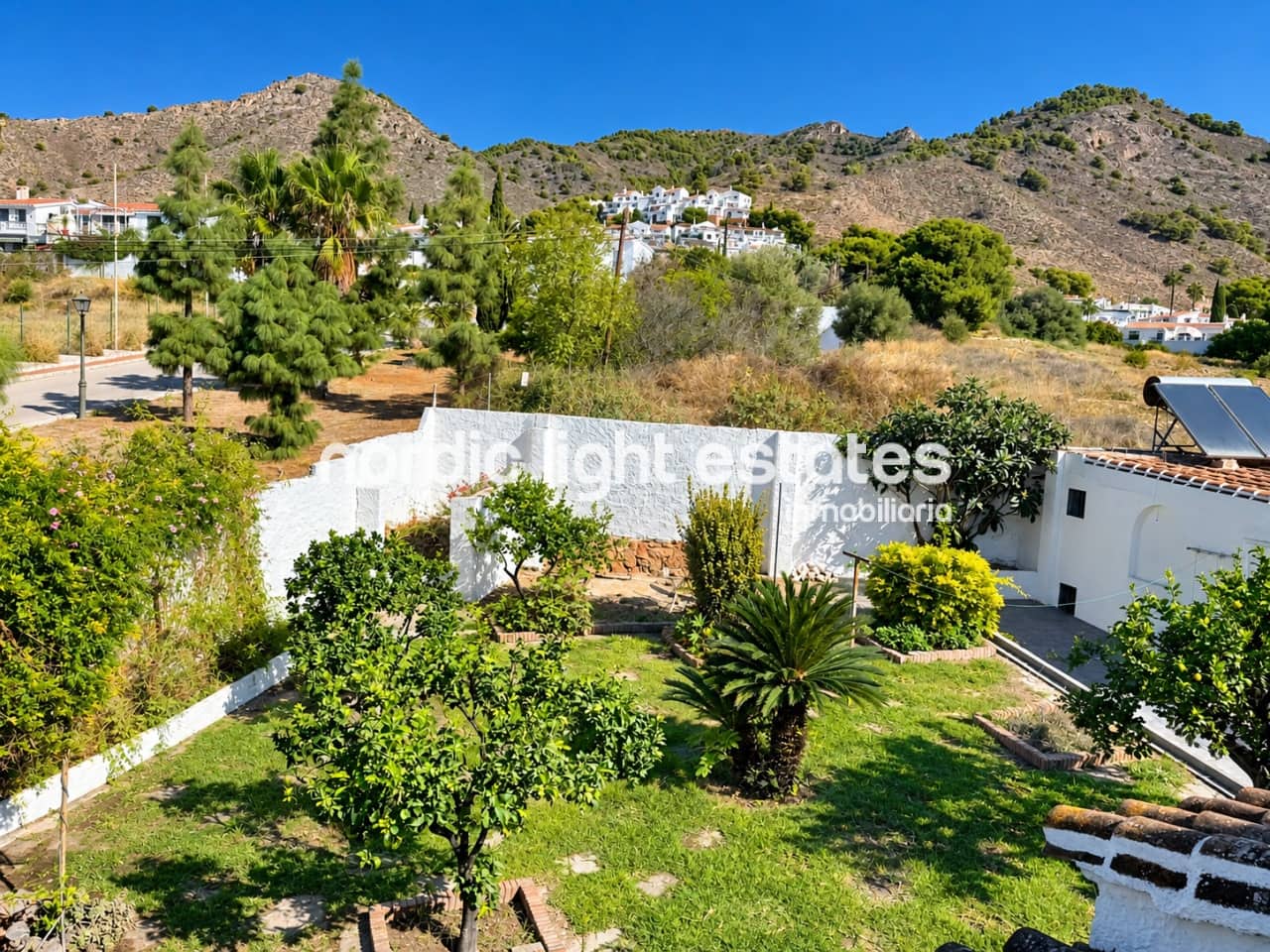 4 soveværelse Villa til salg i Nerja med swimmingpool garage - € 1.325.000 (Ref: 10172465)