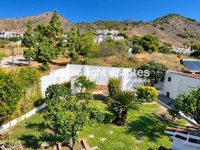 4 soverom Villa til salgs i Nerja med svømmebasseng garasje - € 1 325 000 (Ref: 10172465)