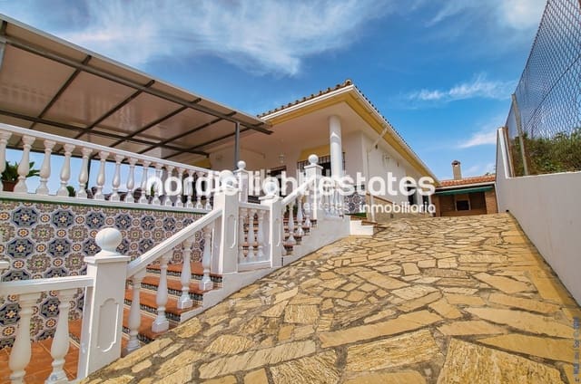 4 soverom Finca/Herregård til salgs i Periana med svømmebasseng garasje - € 440 000 (Ref: 10172466)