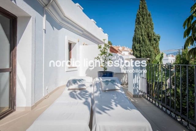 4 bedroom Semi-detached Villa for sale in Estepona with pool garage - € 749,000 (Ref: 10181863)