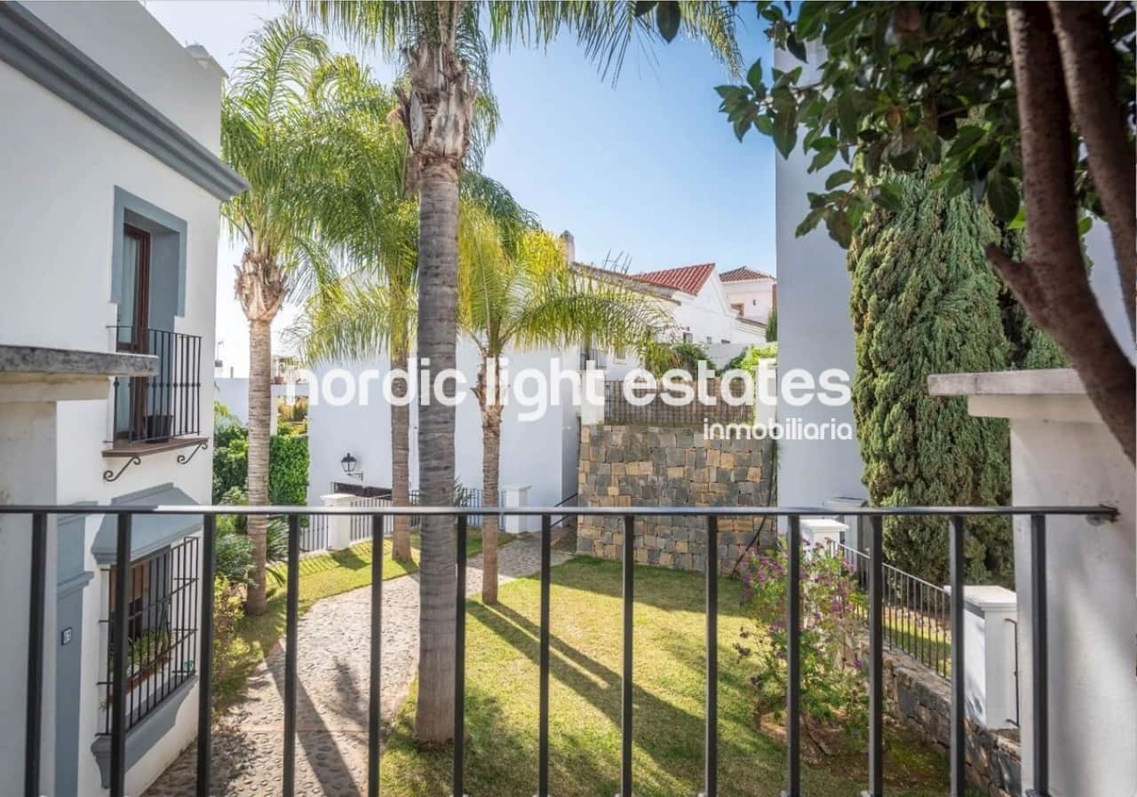 4 bedroom Semi-detached Villa for sale in Estepona with pool garage - € 749,000 (Ref: 10181863)