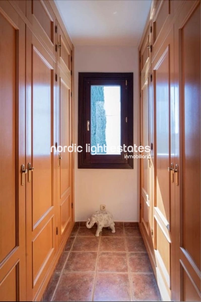 4 bedroom Semi-detached Villa for sale in Estepona with pool garage - € 749,000 (Ref: 10181863)