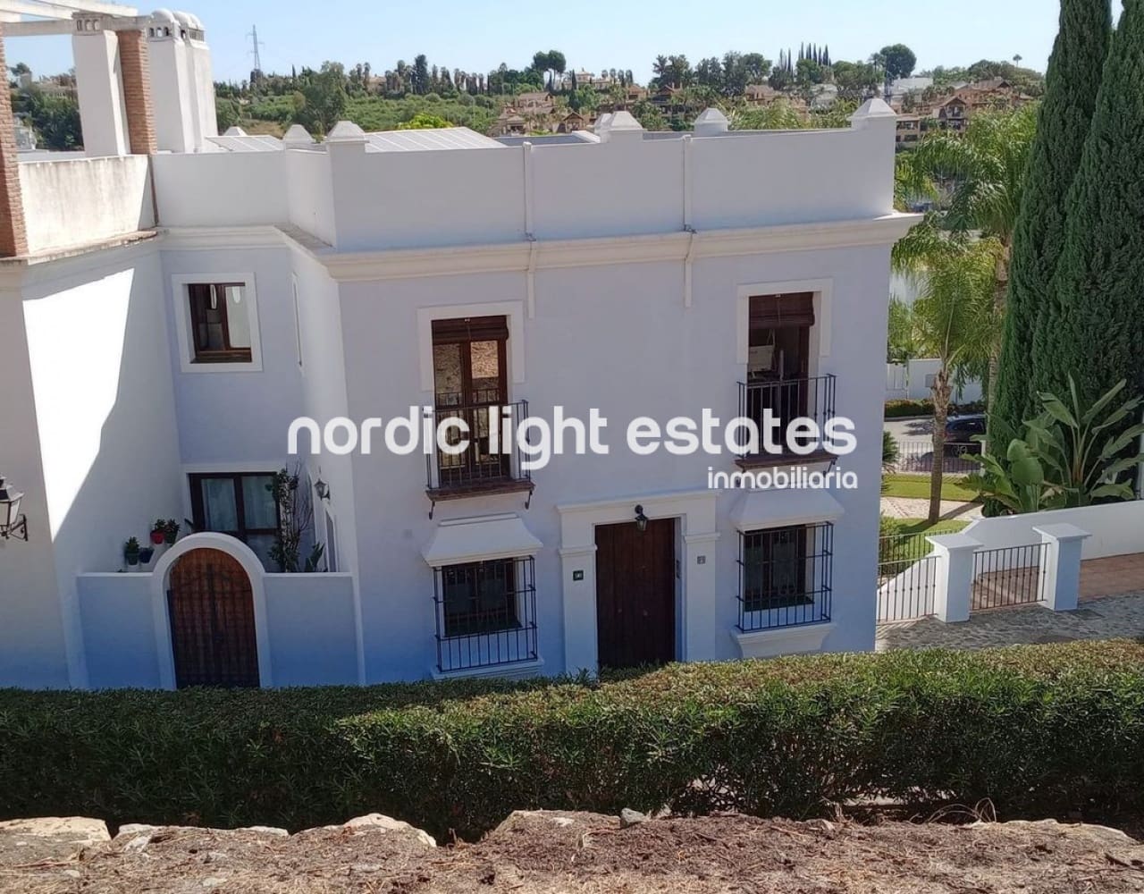 4 bedroom Semi-detached Villa for sale in Estepona with pool garage - € 749,000 (Ref: 10181863)