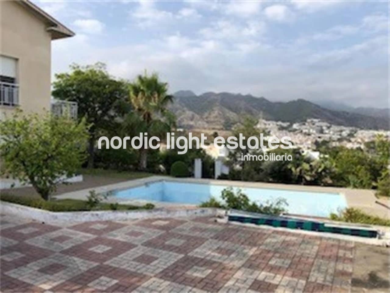 6 bedroom Villa for sale in Nerja with pool garage - € 690,000 (Ref: 5711912)