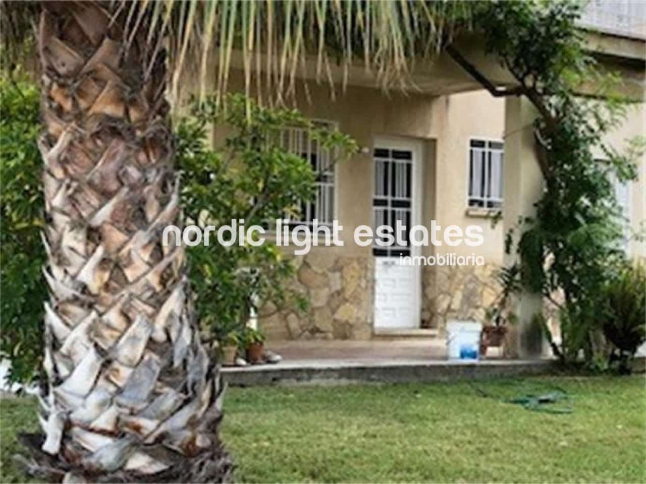 6 bedroom Villa for sale in Nerja with pool garage - € 690,000 (Ref: 5711912)