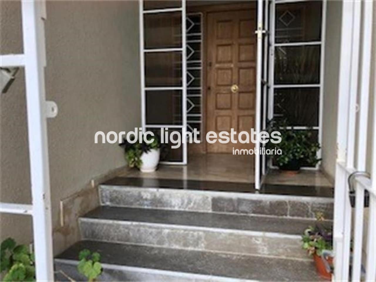 6 bedroom Villa for sale in Nerja with pool garage - € 690,000 (Ref: 5711912)