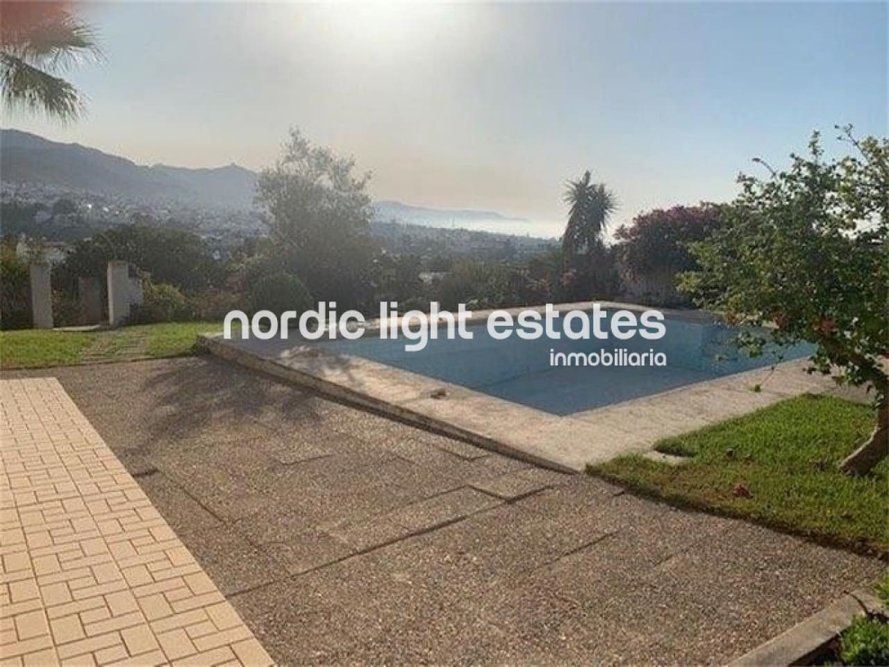 6 bedroom Villa for sale in Nerja with pool garage - € 690,000 (Ref: 5711912)