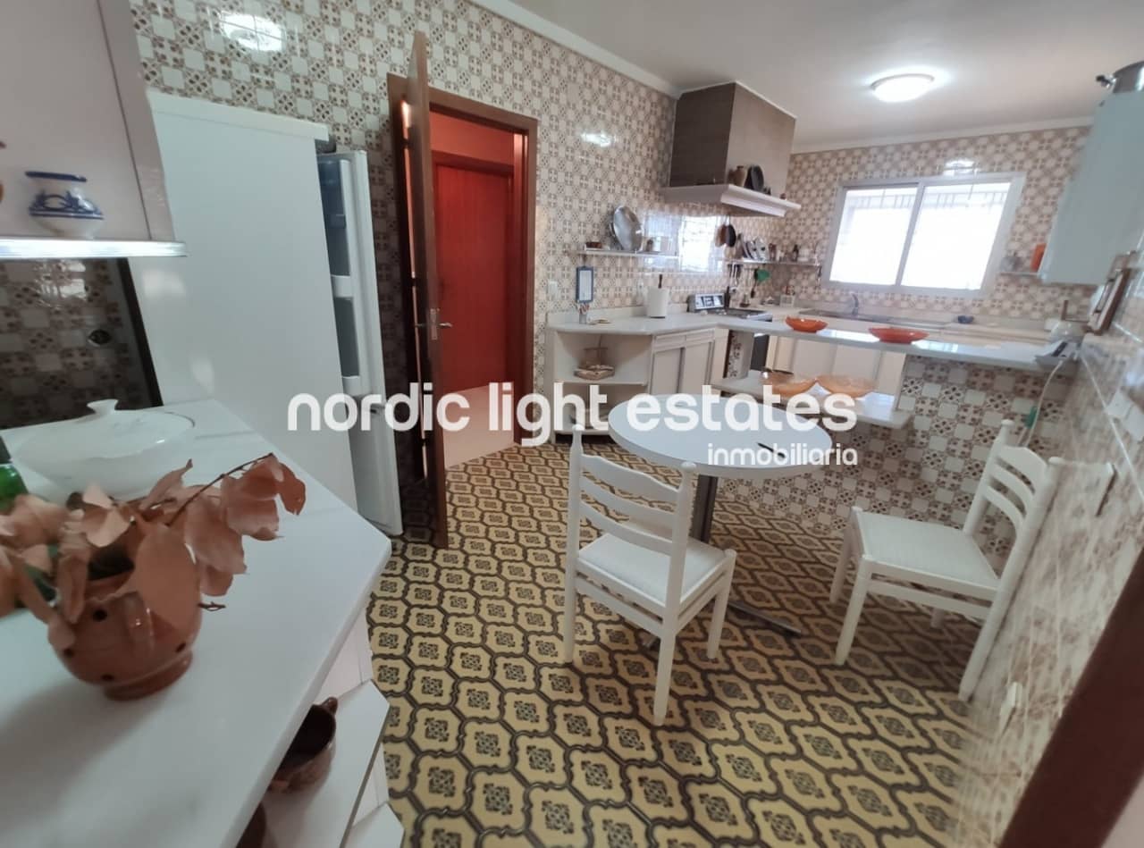 6 bedroom Villa for sale in Nerja with pool garage - € 690,000 (Ref: 5711912)