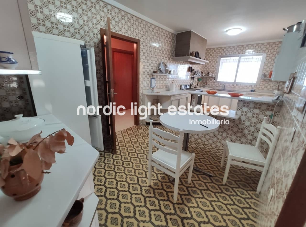 6 bedroom Villa for sale in Nerja with pool garage - € 690,000 (Ref: 5711912)