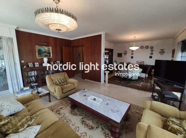 6 bedroom Villa for sale in Nerja with pool garage - € 690,000 (Ref: 5711912)