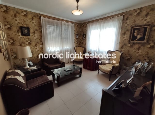 6 bedroom Villa for sale in Nerja with pool garage - € 690,000 (Ref: 5711912)