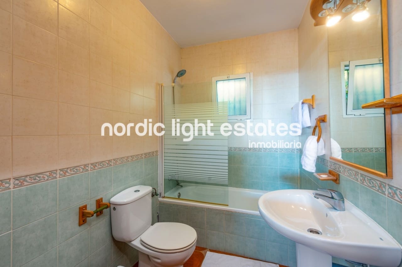 3 soveværelse Villa til leje i Frigiliana med swimmingpool garage - € 1.500 (Ref: 5718165)