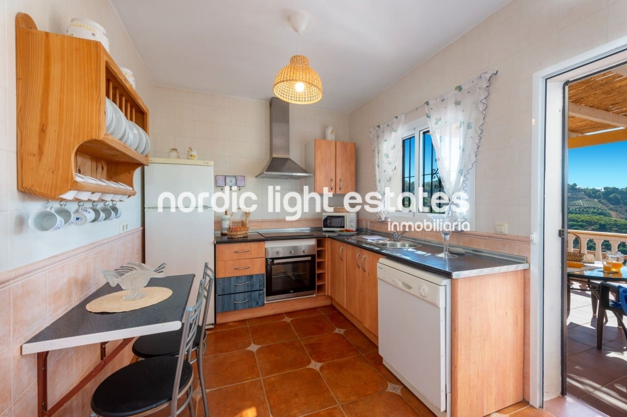 3 soveværelse Villa til leje i Frigiliana med swimmingpool garage - € 1.500 (Ref: 5718165)