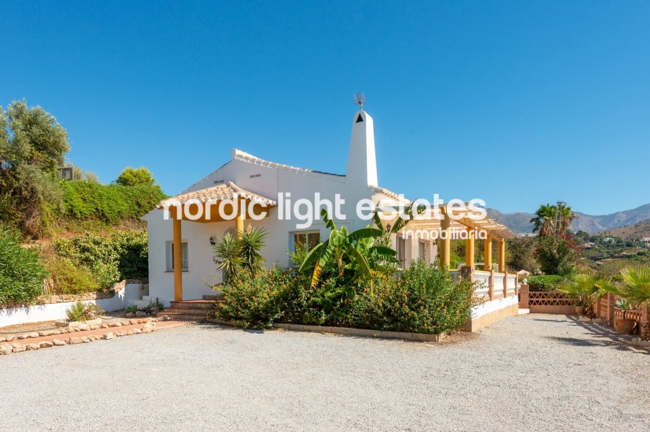 3 soveværelse Villa til leje i Frigiliana med swimmingpool garage - € 1.500 (Ref: 5718165)