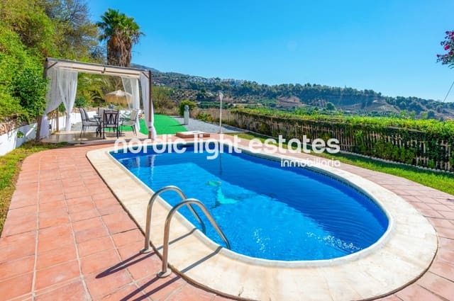 3 bedroom Villa for rent in Frigiliana with pool garage - € 1,500 (Ref: 5718165)
