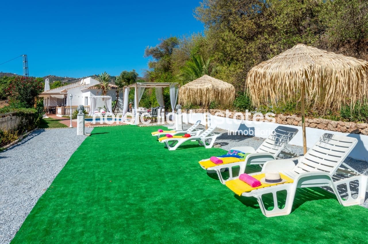 3 soveværelse Villa til leje i Frigiliana med swimmingpool garage - € 1.500 (Ref: 5718165)