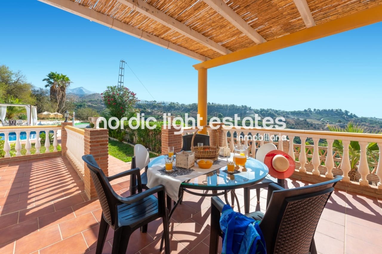 3 soveværelse Villa til leje i Frigiliana med swimmingpool garage - € 1.500 (Ref: 5718165)