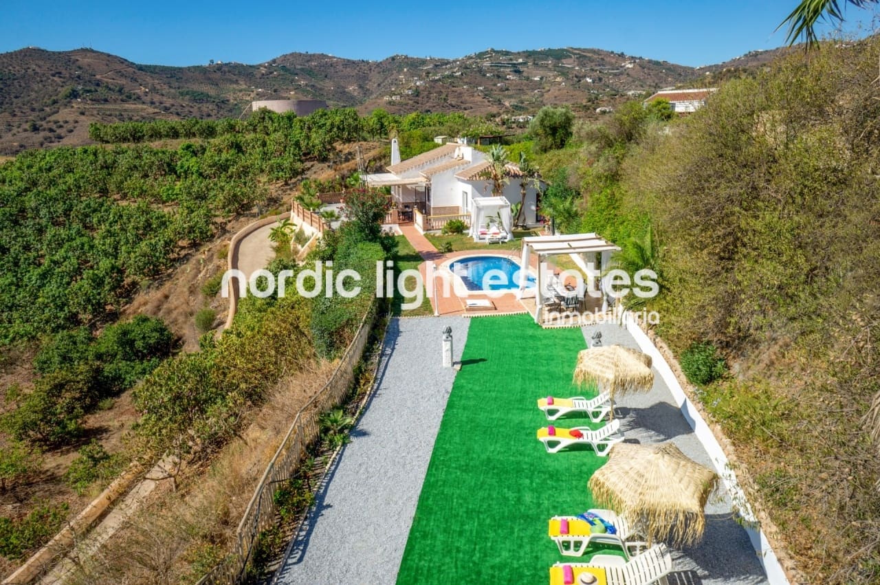 3 soveværelse Villa til leje i Frigiliana med swimmingpool garage - € 1.500 (Ref: 5718165)
