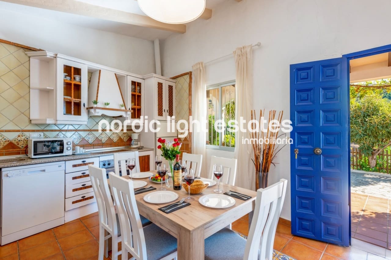 3 soveværelse Villa til leje i Frigiliana med swimmingpool garage - € 1.350 (Ref: 5718166)