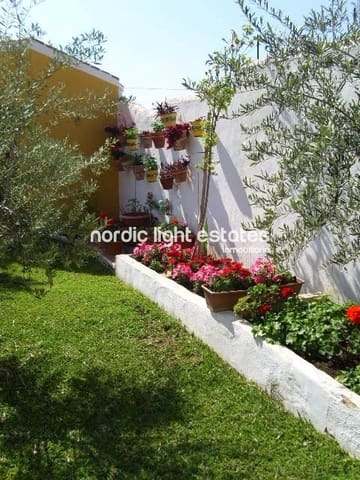 4 soverom Villa til leie i Nerja med svømmebasseng garasje - € 1 800 (Ref: 5718169)
