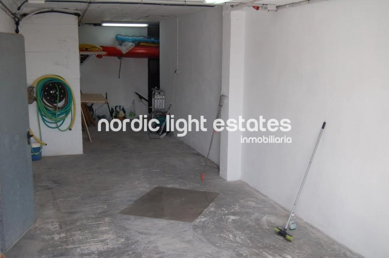 4 soverom Villa til leie i Nerja med svømmebasseng garasje - € 1 800 (Ref: 5718169)