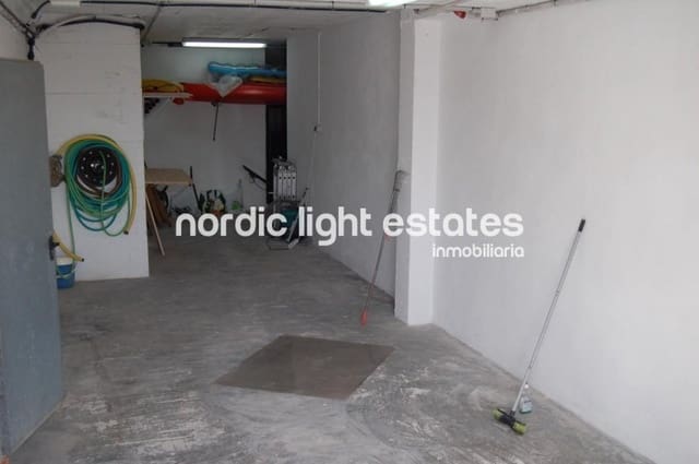 4 soverom Villa til leie i Nerja med svømmebasseng garasje - € 1 800 (Ref: 5718169)