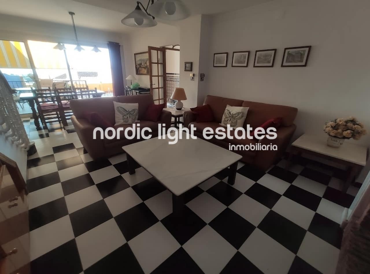 4 soverom Villa til leie i Nerja med svømmebasseng garasje - € 1 800 (Ref: 5718169)