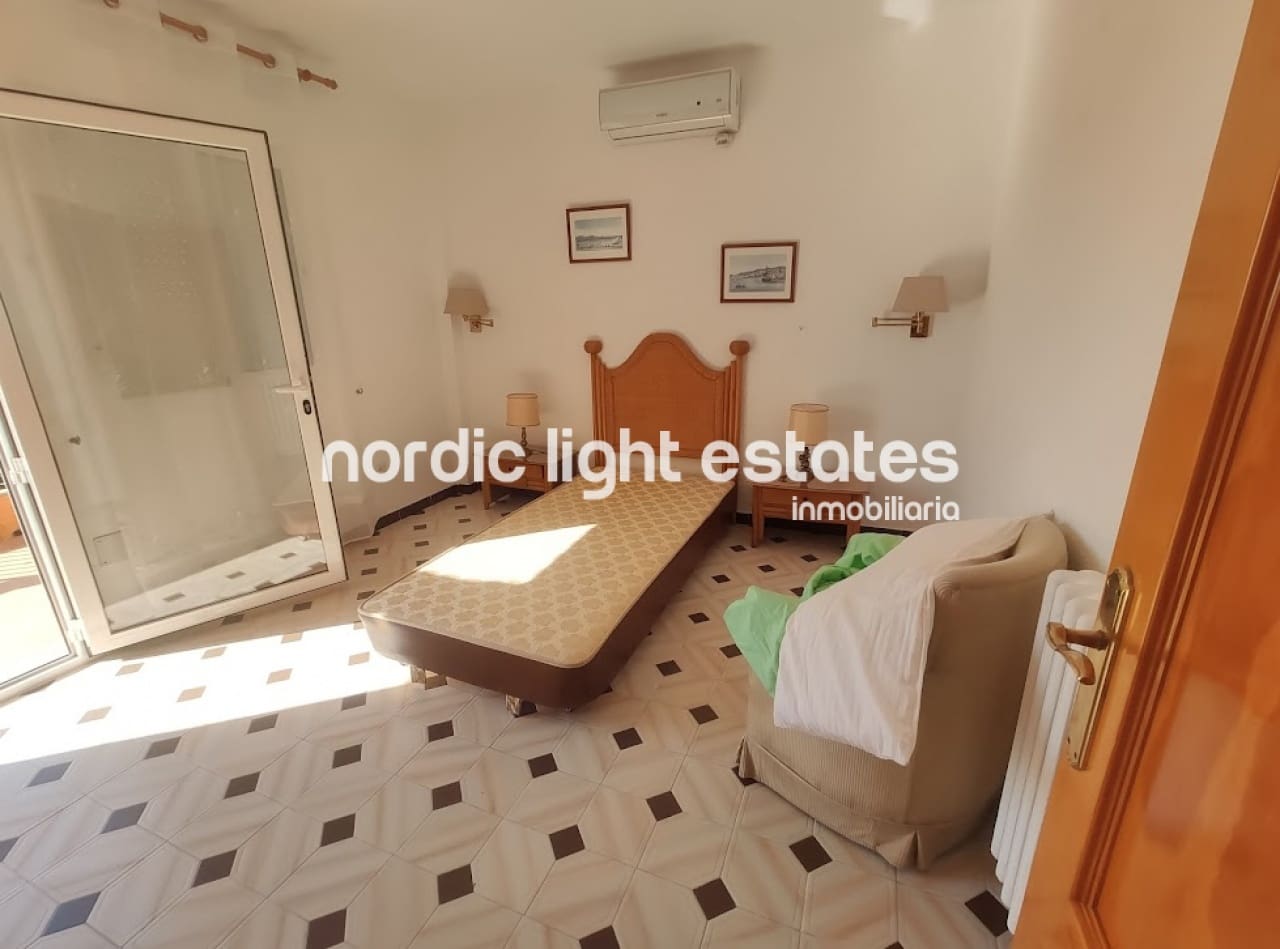 4 soverom Villa til leie i Nerja med svømmebasseng garasje - € 1 800 (Ref: 5718169)