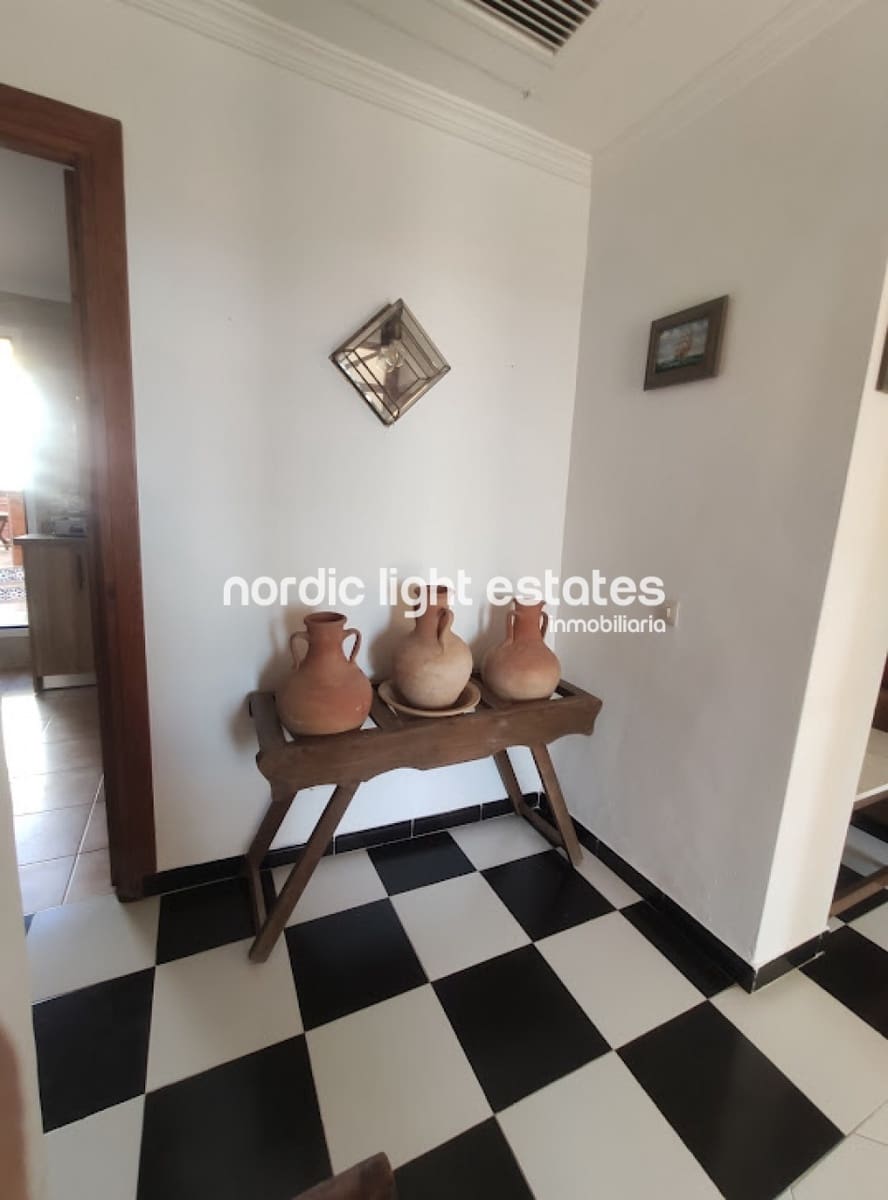 4 soverom Villa til leie i Nerja med svømmebasseng garasje - € 1 800 (Ref: 5718169)