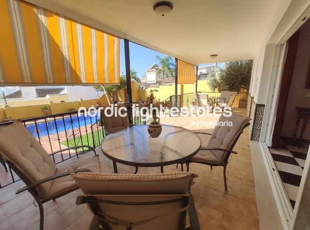 4 soverom Villa til leie i Nerja med svømmebasseng garasje - € 1 800 (Ref: 5718169)