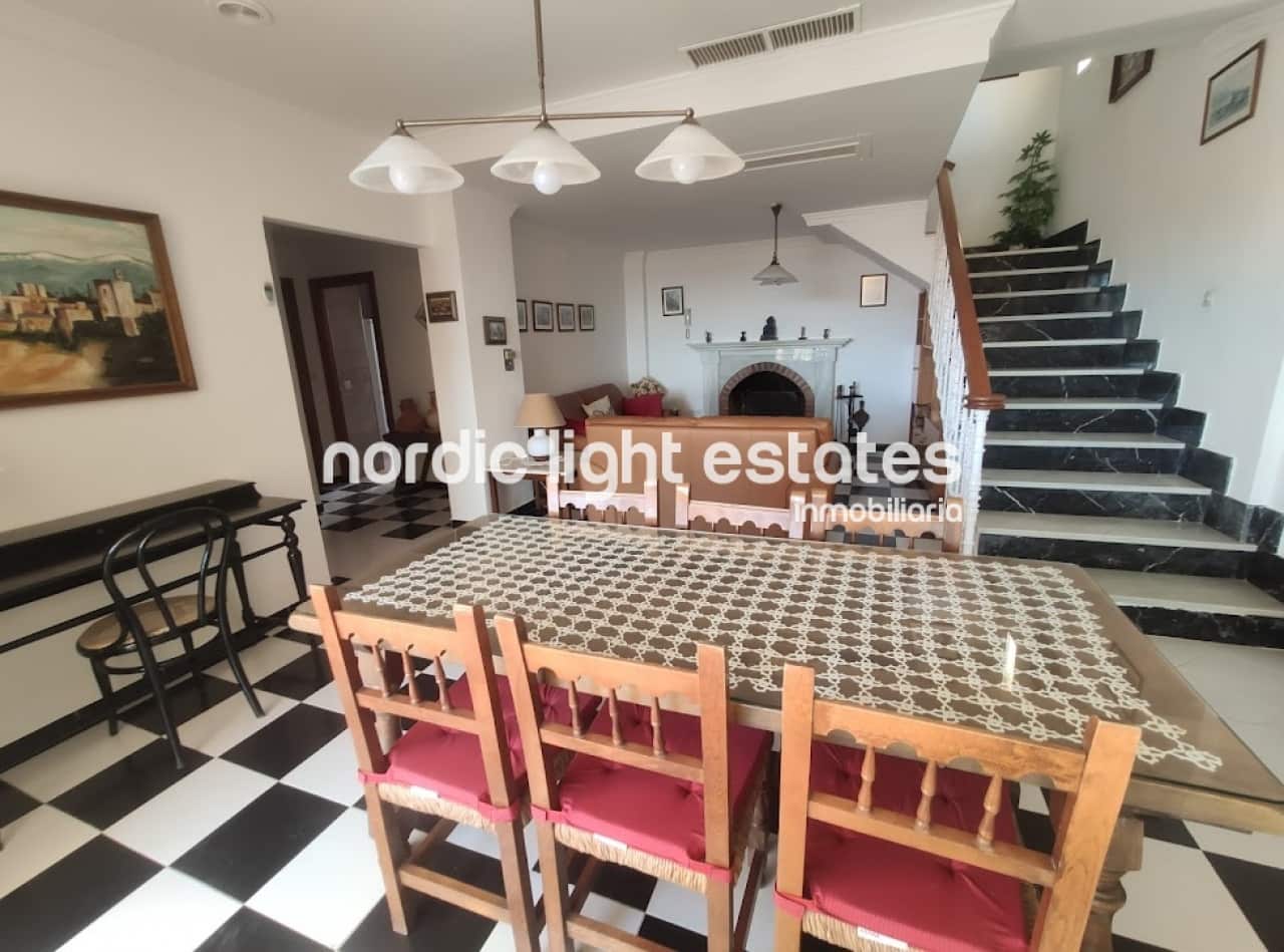 4 soverom Villa til leie i Nerja med svømmebasseng garasje - € 1 800 (Ref: 5718169)