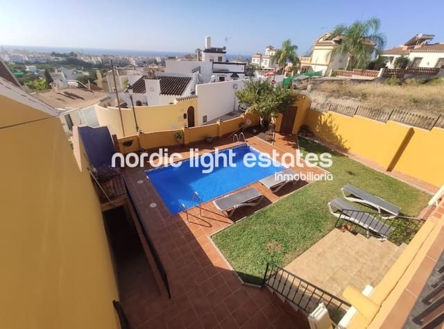 4 soverom Villa til leie i Nerja med svømmebasseng garasje - € 1 800 (Ref: 5718169)