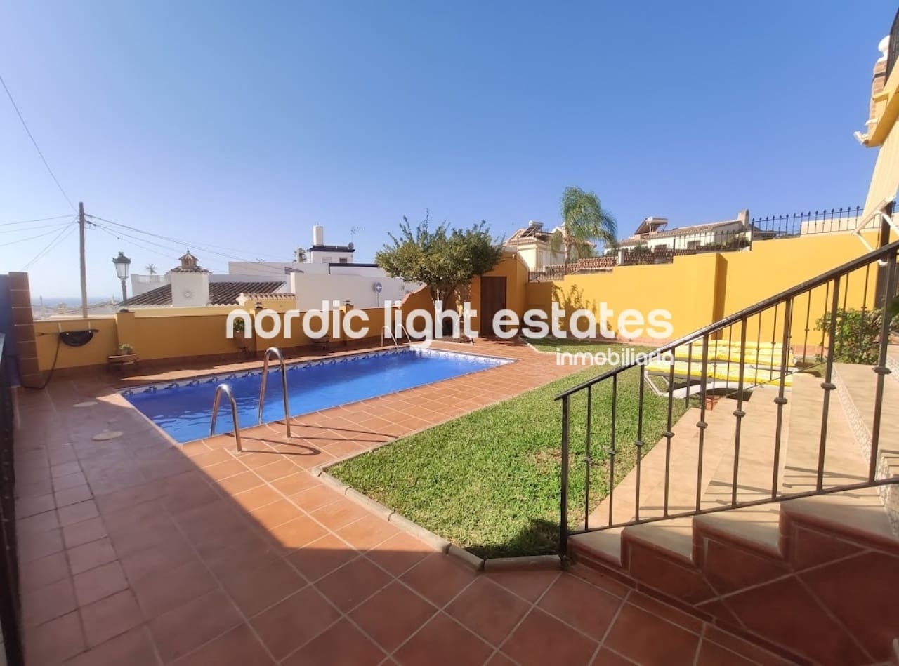 4 soverom Villa til leie i Nerja med svømmebasseng garasje - € 1 800 (Ref: 5718169)