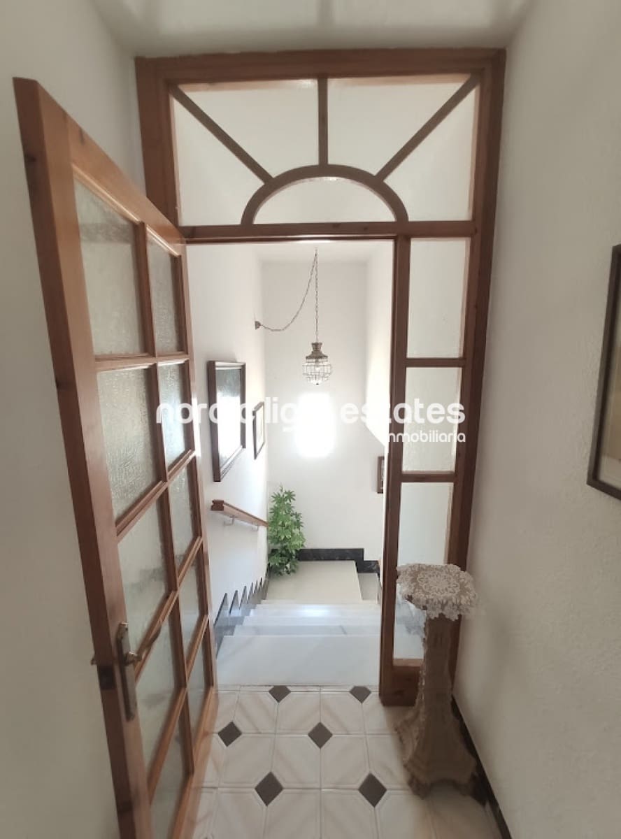 4 soverom Villa til leie i Nerja med svømmebasseng garasje - € 1 800 (Ref: 5718169)