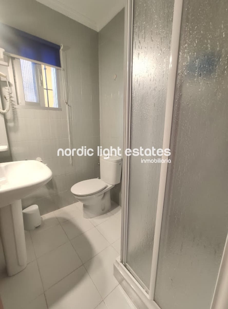 4 soverom Villa til leie i Nerja med svømmebasseng garasje - € 1 800 (Ref: 5718169)