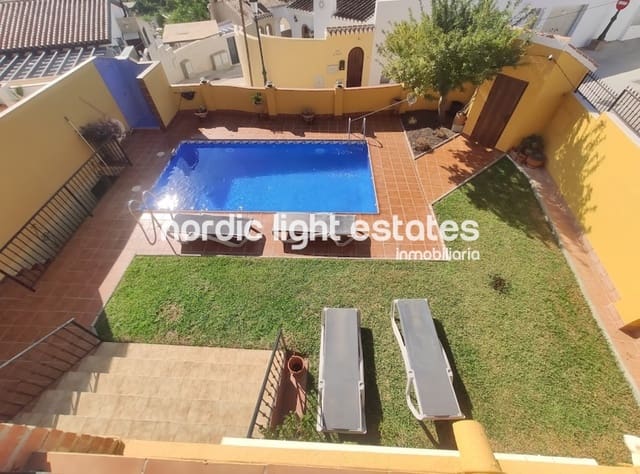 4 soverom Villa til leie i Nerja med svømmebasseng garasje - € 1 800 (Ref: 5718169)