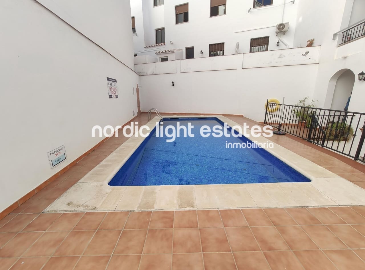 3 sypialnia Penthouse do wynajęcia w Frigiliana z basenem - 1 400 € (Ref: 5807931)